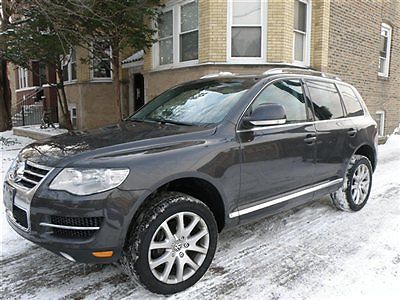 2009 touareg v8,lux pack,tech pack,air suspension,2 owners, low miles,low resv!!