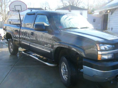 2004 chevy silverado 2500hd 4x4, duramax diesel extended cab