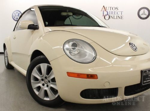 We finance 08 beetle s 5-speed convertible clean carfax heated seats manual top