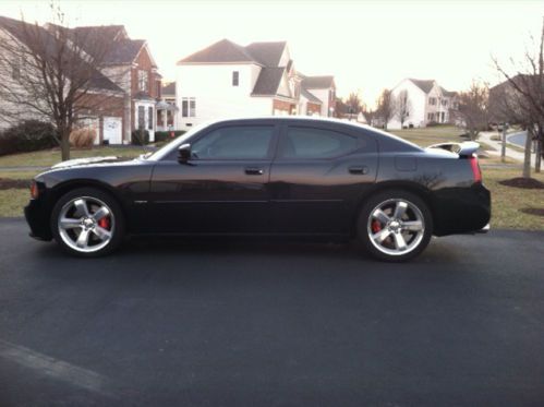 2006 dodge charger srt8 sedan 4-door 6.1l supercharged