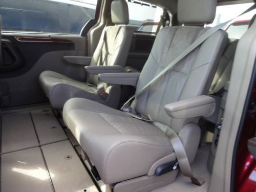 2014 chrysler town & country limited