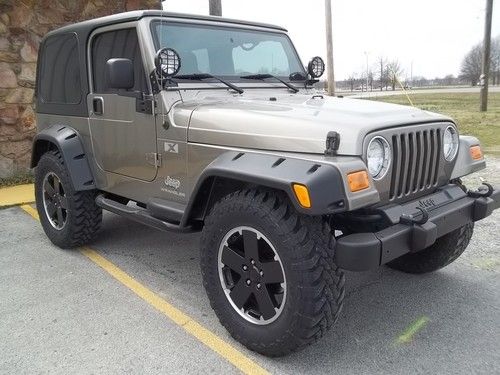 2004 jeep wrangler x sport utility 2-door 4.0l