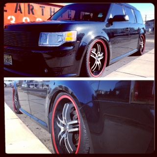 2011 custom ford flex se 22" rims, grill, air bagged or stock must sell !!