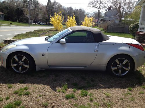 2006 nissan 350z grand touring convertible 2-door 3.5l