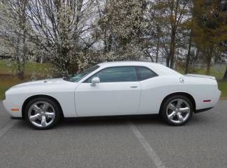 New 2013 dodge challenger r/t hemi - free shipping or airfare