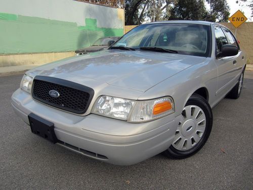2006 ford crown victoria police interceptor in excellent conditions/shape