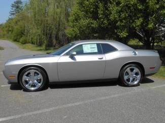 New 2013 dodge challenger r/t hemi - delivery or airfare included!
