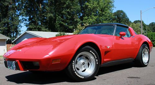 1979 corvette 2 door t-tops red with built 383 v8 auto beautiful interior!