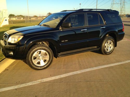 2006 toyota 4runner, decked out, excellent shape!