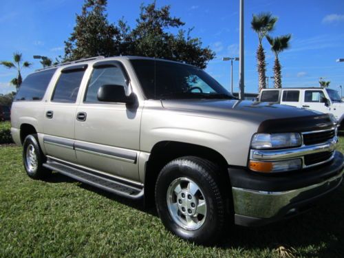 Suburban 4wd one owner clean carfax low miles rear air running boards