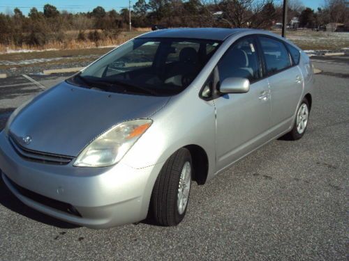 One owner clean autocheck 2004 toyota prius base hatchback 4-door no reserve