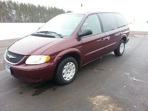 ~~no reserve 2003 chrysler town &amp; country w/dvd~~