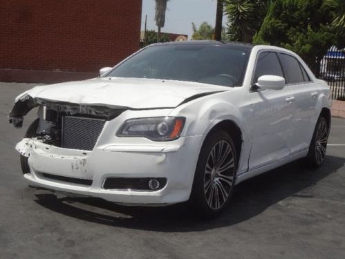 2013 chrysler 300 s damaged salvage only 16k miles starts only export welcome!!