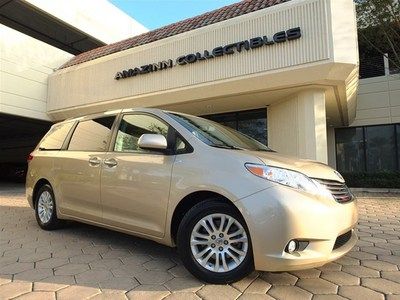 2011 toyota sienna top of line xle,loaded,nav,camera,entertainment,htd seats !!