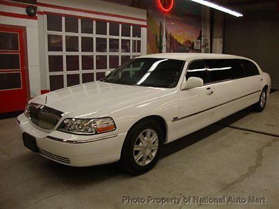 In az - lincoln town car executive limousine tiffany couchworks ***low miles***