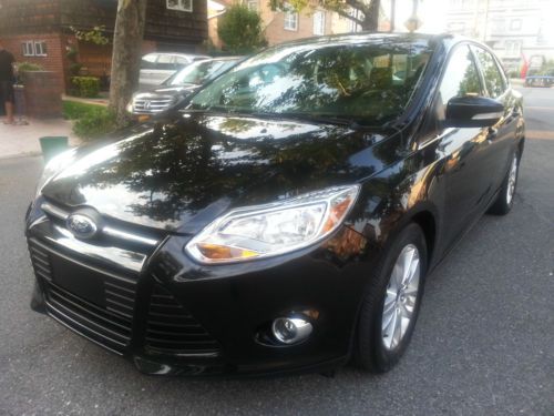 2012 ford focus sel sedan 4-door 2.0l with sunroof. no reserve