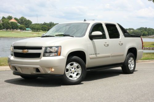 2007 chevrolet avalanche lt, 4x4, sunroof, leather, immaculate condition
