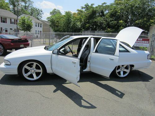 1991 chevrolet caprice classic sedan 4-door 5.0l