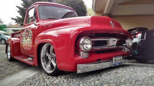 Wide body fully customized f-100 short bed truck