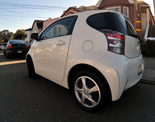 Great city car that fits in the smallest spaces. fits upto 4 passenger