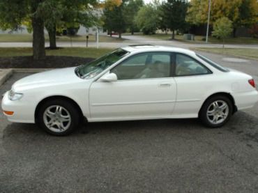 Acura coupe, 5mt with big trunk - good for shopping