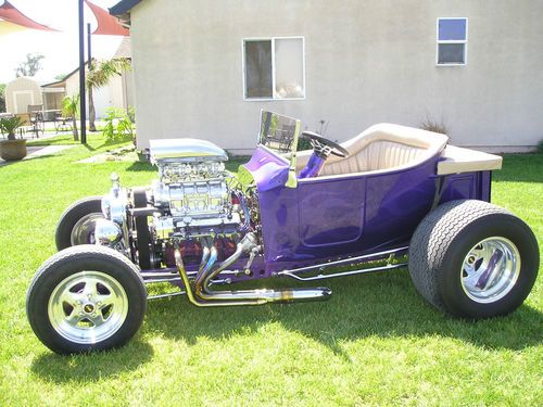 Hot rod 1923 t bucket roadster with blown small block