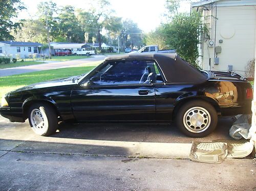 1987 ford mustang convertible,5 speed,4 cylinder,new tires,all original