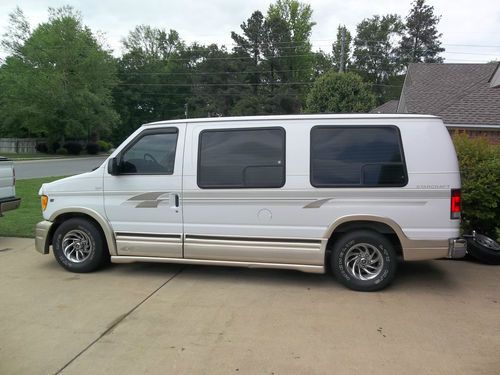 2000 ford e-150 conversion van, 5.4 engine, 73k miles, leather, 4 tvs, 2 stereos