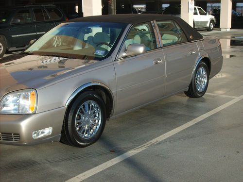 Gorgeous***2003 cadillac deville dhs w/ 44k low miles!!*** showroom***