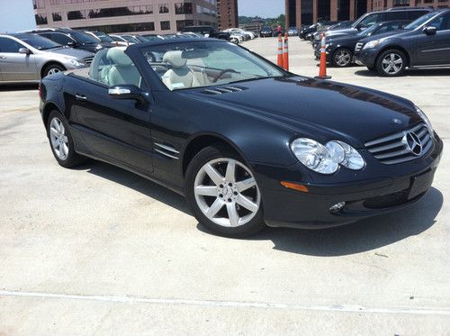 Leather hard top convertible navigation bose sound bi-xenon low miles one owner