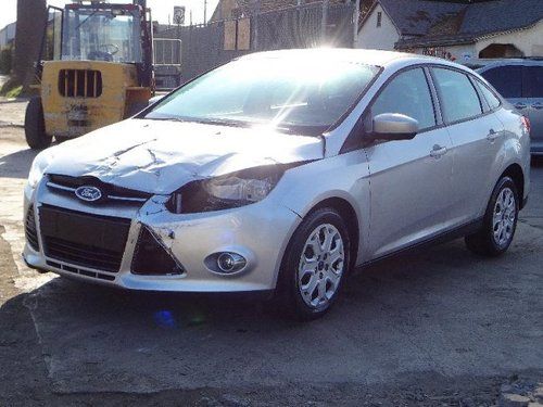 2012 ford focus se sedan damaged rebuilder runs! economical priced to sell l@@k!