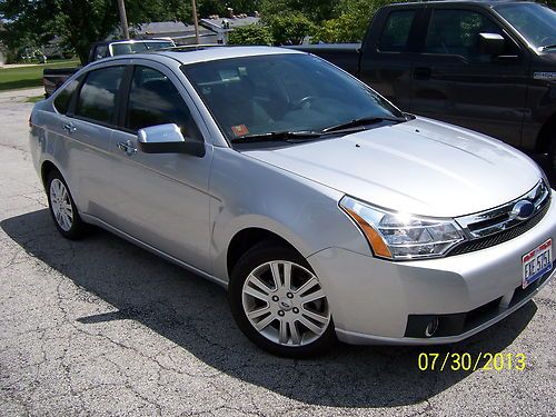 2010 ford focus sel sedan 4-door sunroof &amp; leather seats hard to find this model