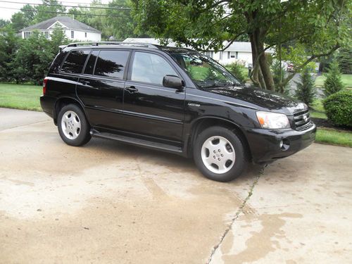 2004 toyota highlander limited sport utility 4-door 3.3l one owner. very clean!!