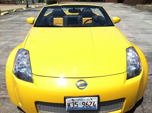 2005 nissan 350z enthusiast convertible 2-door 3.5l