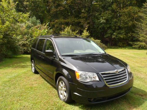 2008 chrysler town &amp; country touring. excellent condition!!!