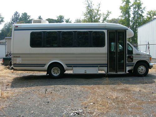 Ford e350 traveling mobile van, only 8300 miles,runs perfect, no reserve