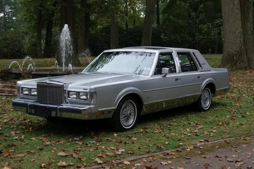1986 lincoln town car - factory sunroof - leather - only 40k original miles!!!!