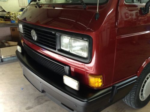 1988 volkswagen vanagon 7-passenger vw.  cold a/c, 130k miles, runs excellent!