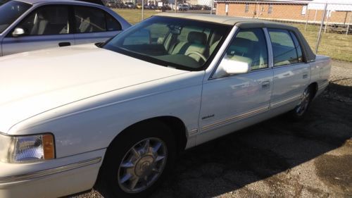 1999 cadillac deville 201,572 miles have key starts w/ jump needs your tlc