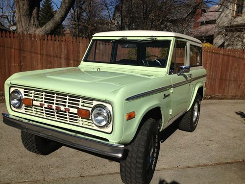 Vinage 1977 ford bronco,  beautiful nearly mint condition!