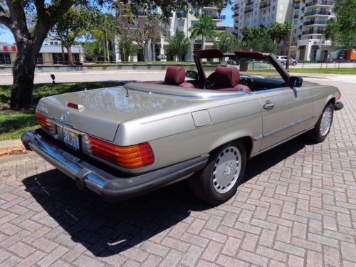 Florida 88&#039; 560 sl convertible clean carfax both tops interior mint no reserve !