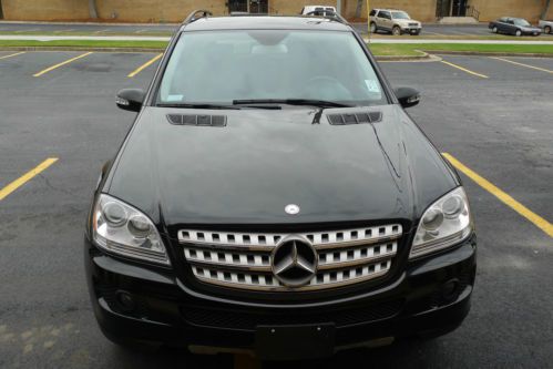 2008 ml350 4x4 4matic. sunroof. navigation. rear view camera with great tires
