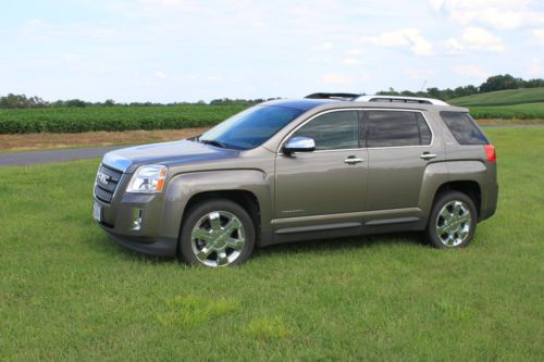 Gmc terrain slt2 v6 fwd in excellent condition