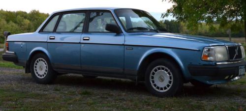 1991 volvo 240 base sedan 4-door 2.3l