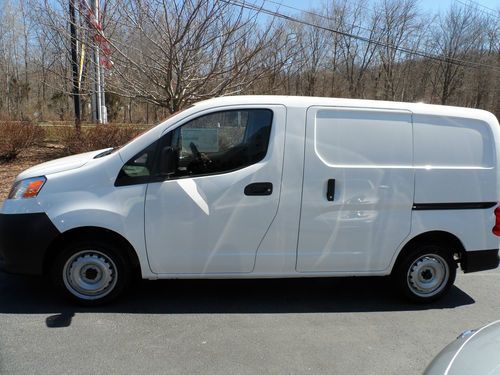 2013 nv200..just in!!!...white/gray..bluetooth..cruise control..sliding doors