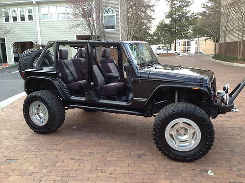 2012 jeep wrangler unlimited 4-door 3.6l 6 speed, lifted and locked