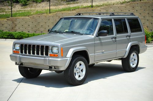Cherokee sport limited / 1 owner / leather &amp; heated seats / nicest in country