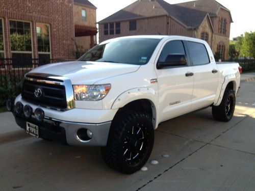 2010 toyota tundra sr5 trd 4x4 lift