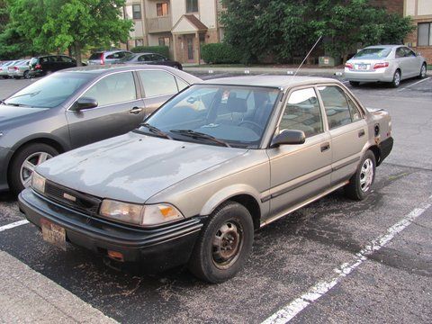 1990 toyota corolla dlx sedan 4-door 1.6l