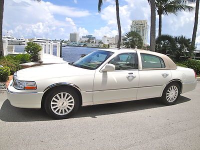 03 lincoln town car signature*44k orig miles*mint*htd seats*sunroof*new tires*fl